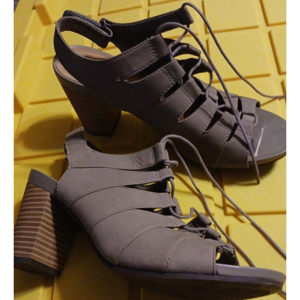 Clarks Collection Banoy‎ Waneta Lace Up Heeled Sandals, Sage Nubuck, Size 10